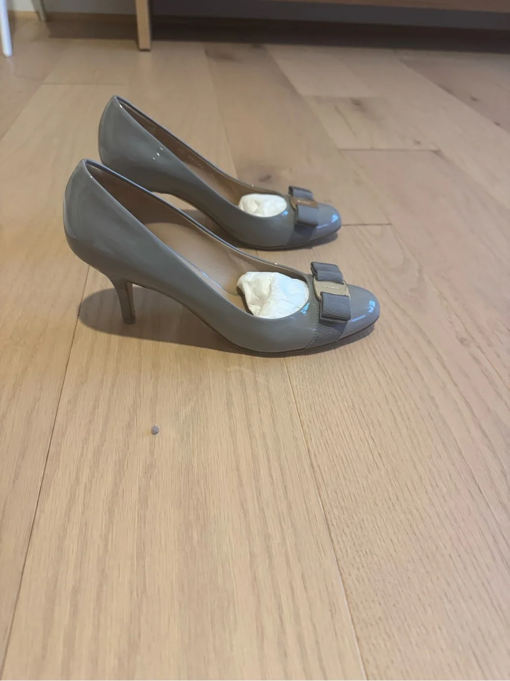 Salvatore Ferragamo Gray Patent Vara Bow Pumps with Gold Plaque
